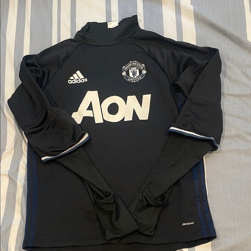 Men’s adidas Black Manchester United AON Training Top